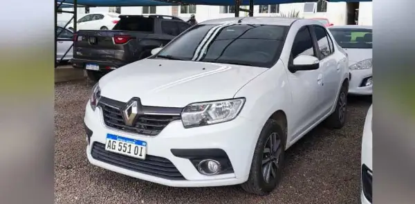 RENAULT LOGAN II 2024 - foto 1