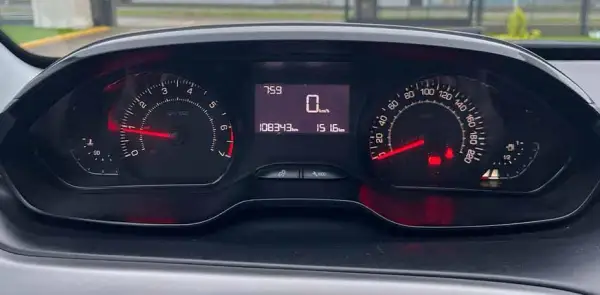 Peugeot 208 1.6 5P Allure 2017 - foto 1