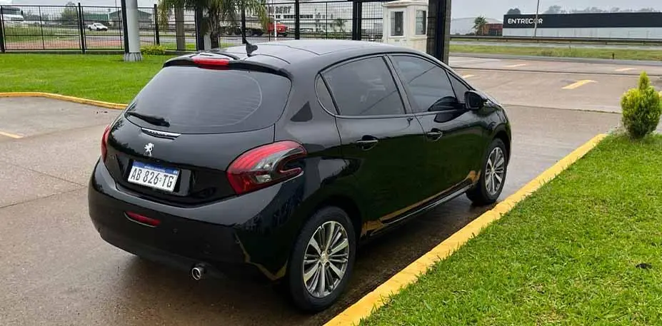 Peugeot 208 1.6 5P Allure 2017 - foto 4