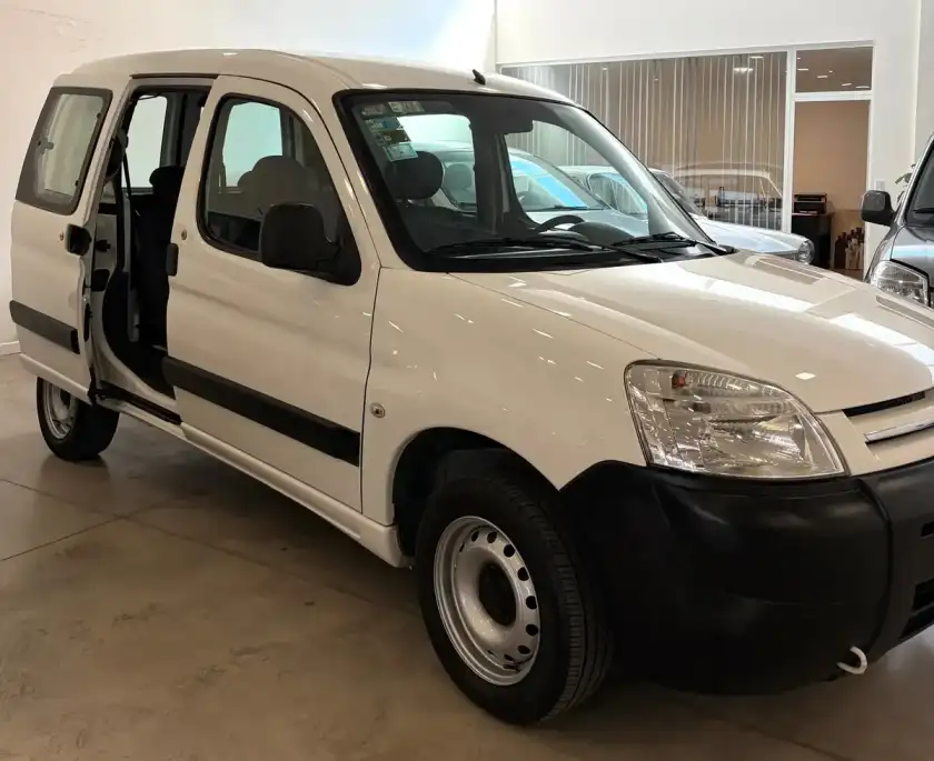 Citroën Berlingo Furgon 1.6 Hdi 92 Bussines Mixto 2017 - foto 1