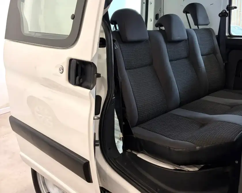 Citroën Berlingo Furgon 1.6 Hdi 92 Bussines Mixto 2017 - foto 5