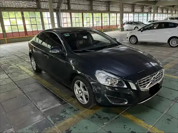 Volvo S60 2.0 T5 High Plus 240Cv At 2013 - foto 2