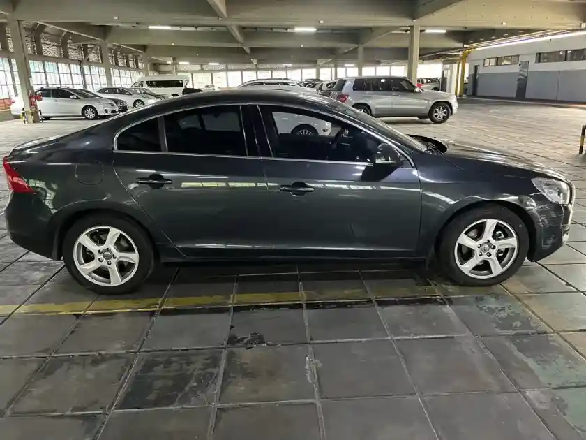 Volvo S60 2.0 T5 High Plus 240Cv At 2013 - foto 4