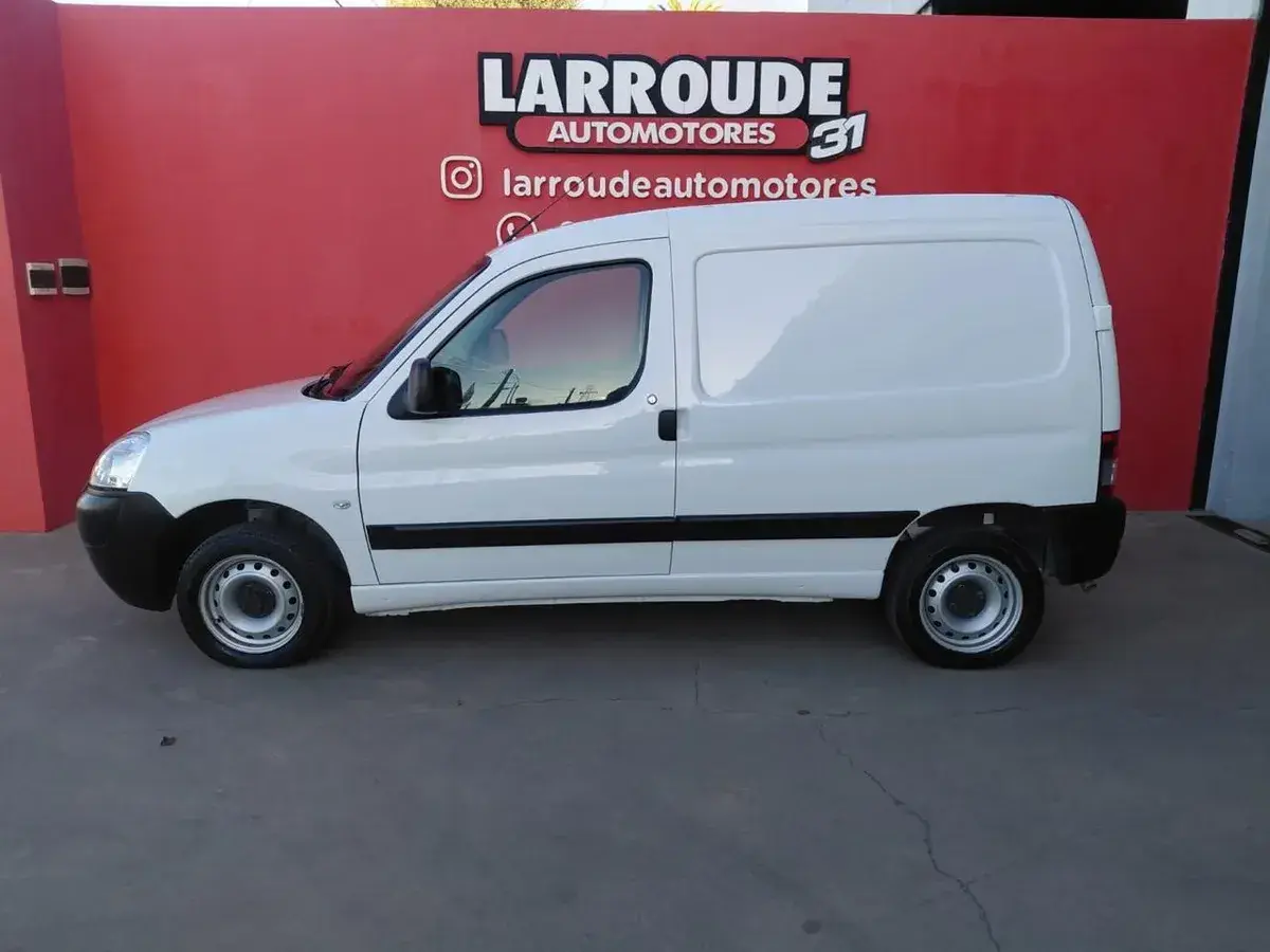 Citroën Berlingo Furgon 1.4 Bussines 75Cv 2017 - foto 2