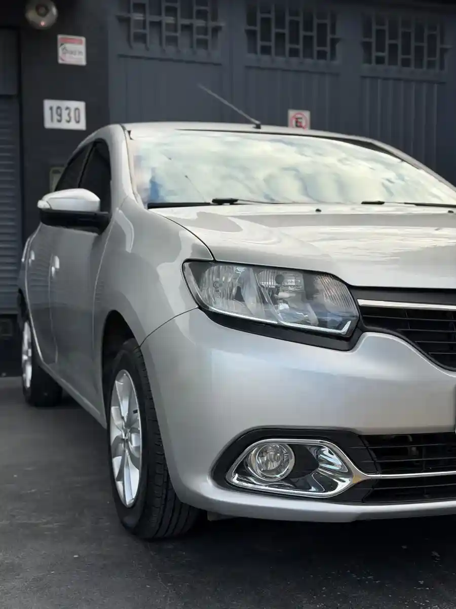 Renault Logan 1.6 Privilege Plus 105Cv 2017 - foto 5