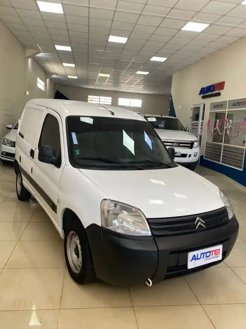 Citroën Berlingo Furgon 1.6 Hdi 92 Bussines 2023 - foto 3