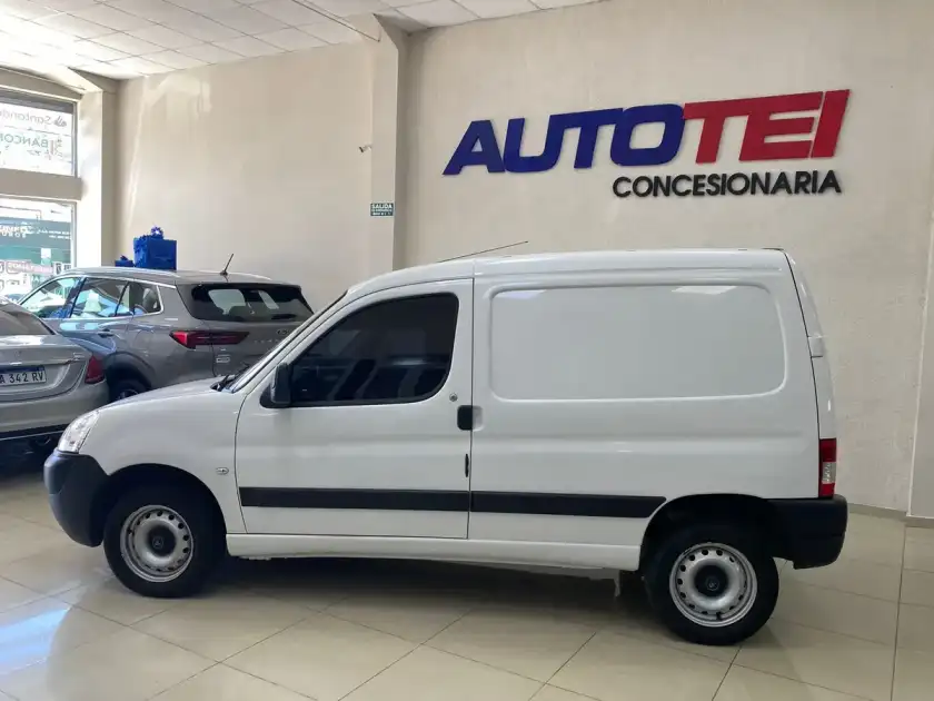 Citroën Berlingo Furgon 1.6 Hdi 92 Bussines 2023 - foto 4