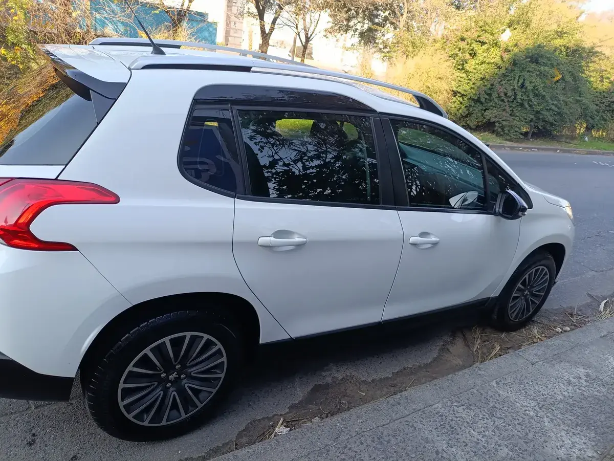 Peugeot 2008 1.6 Active 2018 - foto 5