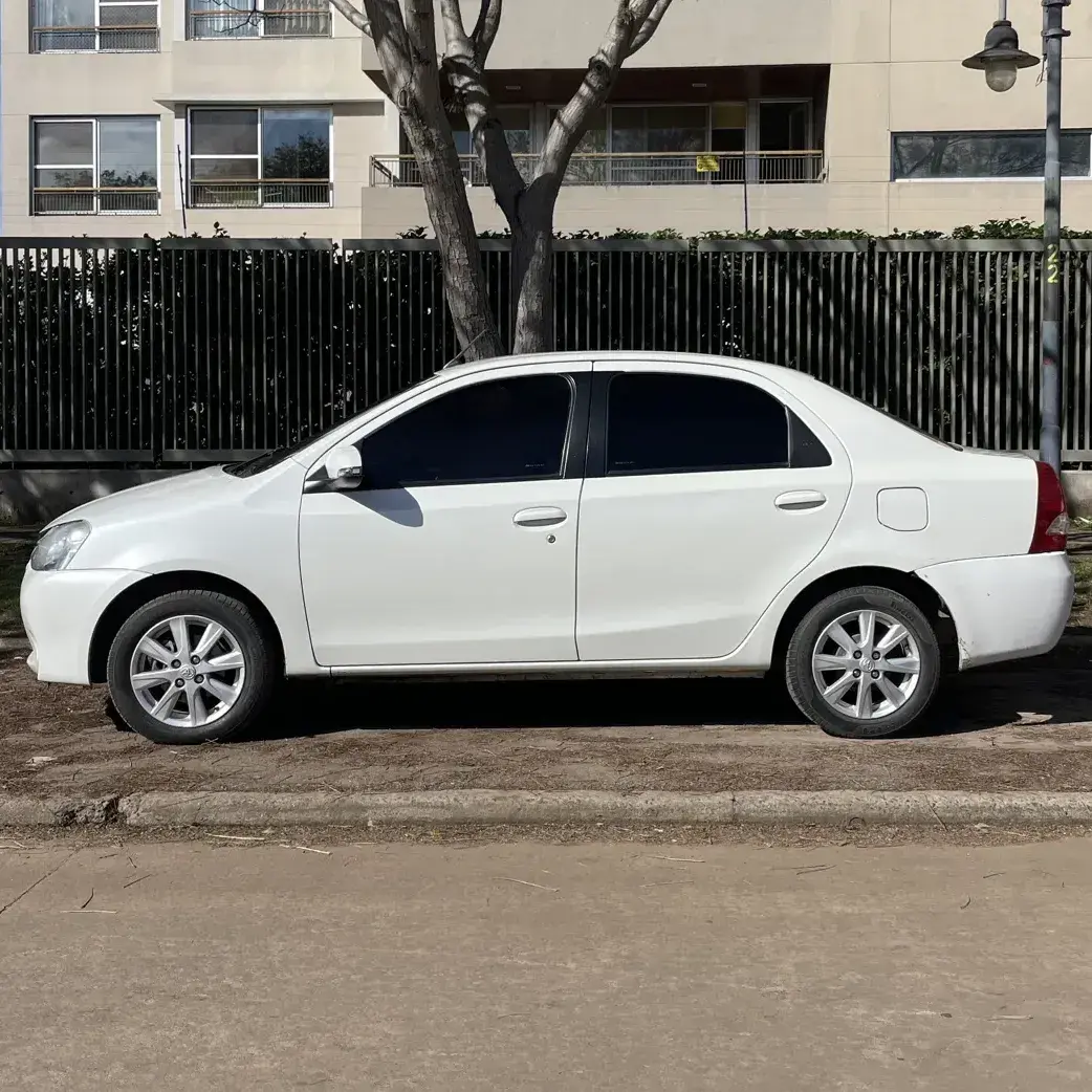 Toyota Etios 1.5 Sedan Xls 2017 - foto 1