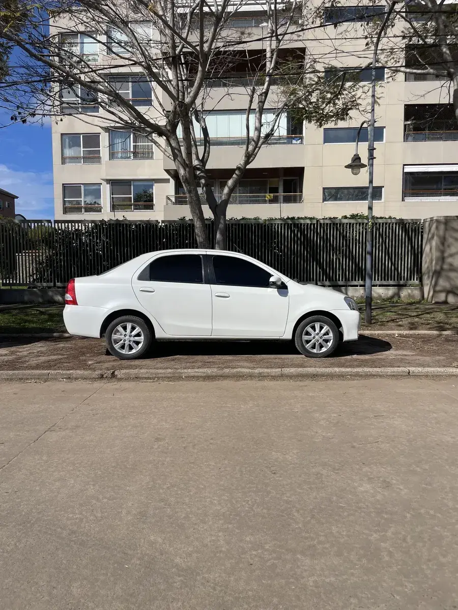 Toyota Etios 1.5 Sedan Xls 2017 - foto 4