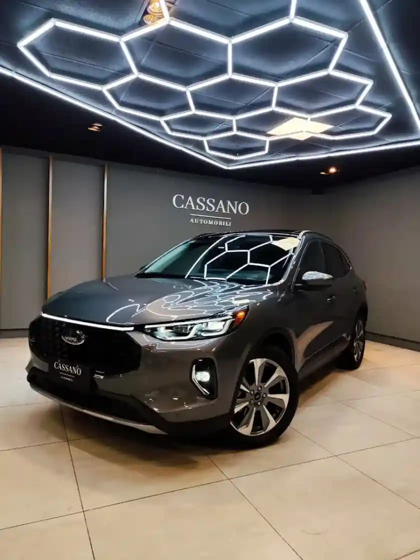 Ford Kuga 2.5 Platinum Hibrido At Awd 2023 - foto 1