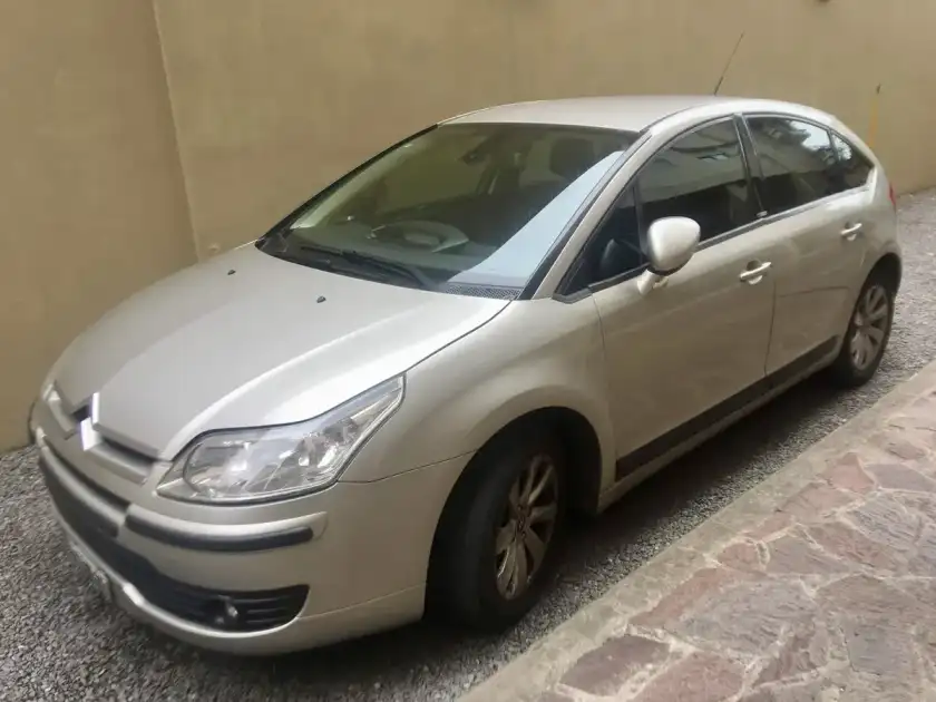 Citroën C4 2.0 Sedan Exclusive 2010 - foto 1