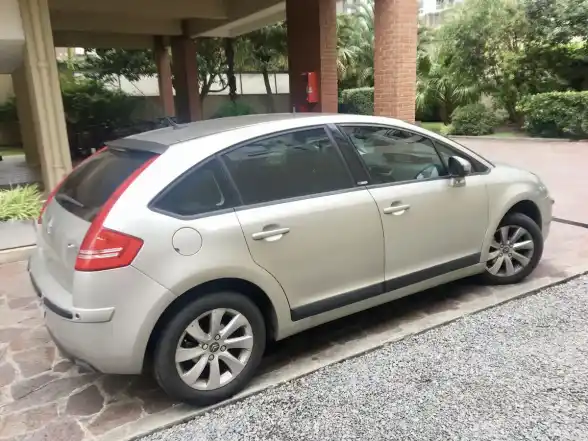 Citroën C4 2.0 Sedan Exclusive 2010 - foto 3