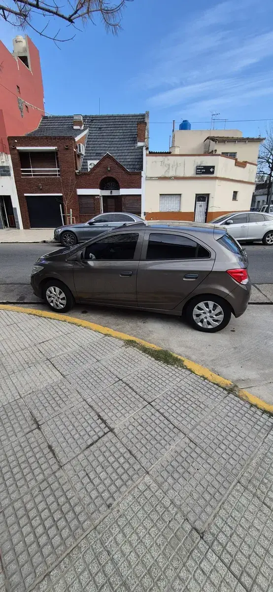 Chevrolet Onix 1.4 Lt Mt 98Cv 2014 - foto 4