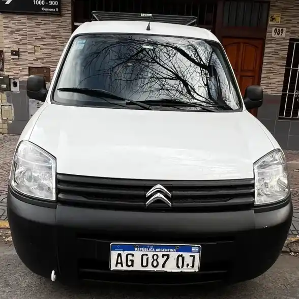 Citroën Berlingo Furgon 1.6 Hdi 92 Bussines 2023 - foto 1