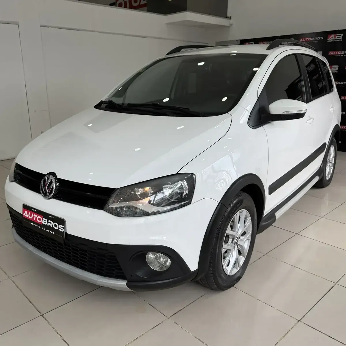 Volkswagen Suran Cross 1.6 Highline 101Cv 2013 - foto 1