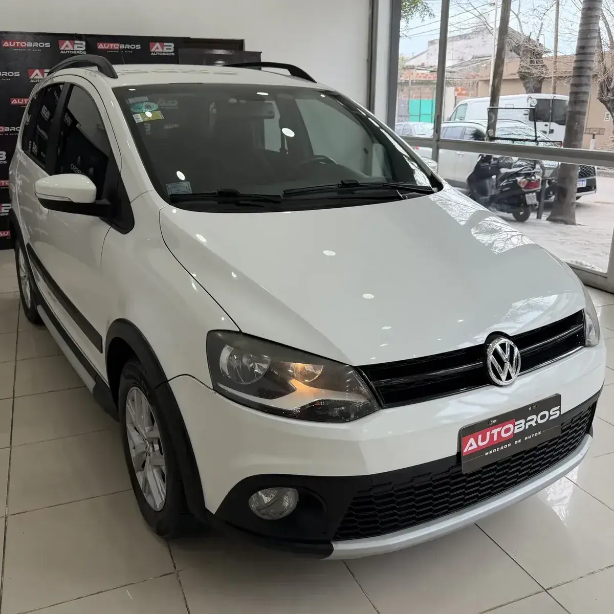 Volkswagen Suran Cross 1.6 Highline 101Cv 2013 - foto 5
