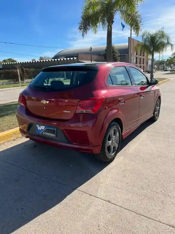 Chevrolet Onix 1.4 Effect 98Cv 2016 - foto 4