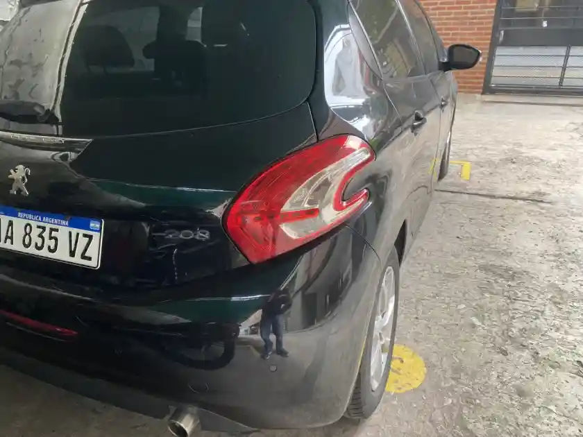 Peugeot 208 1.6 Allure Touchscreen 2016 - foto 2