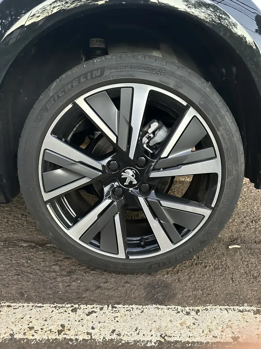 Peugeot 208 1.2T Gt Tiptronic 2022 - foto 4