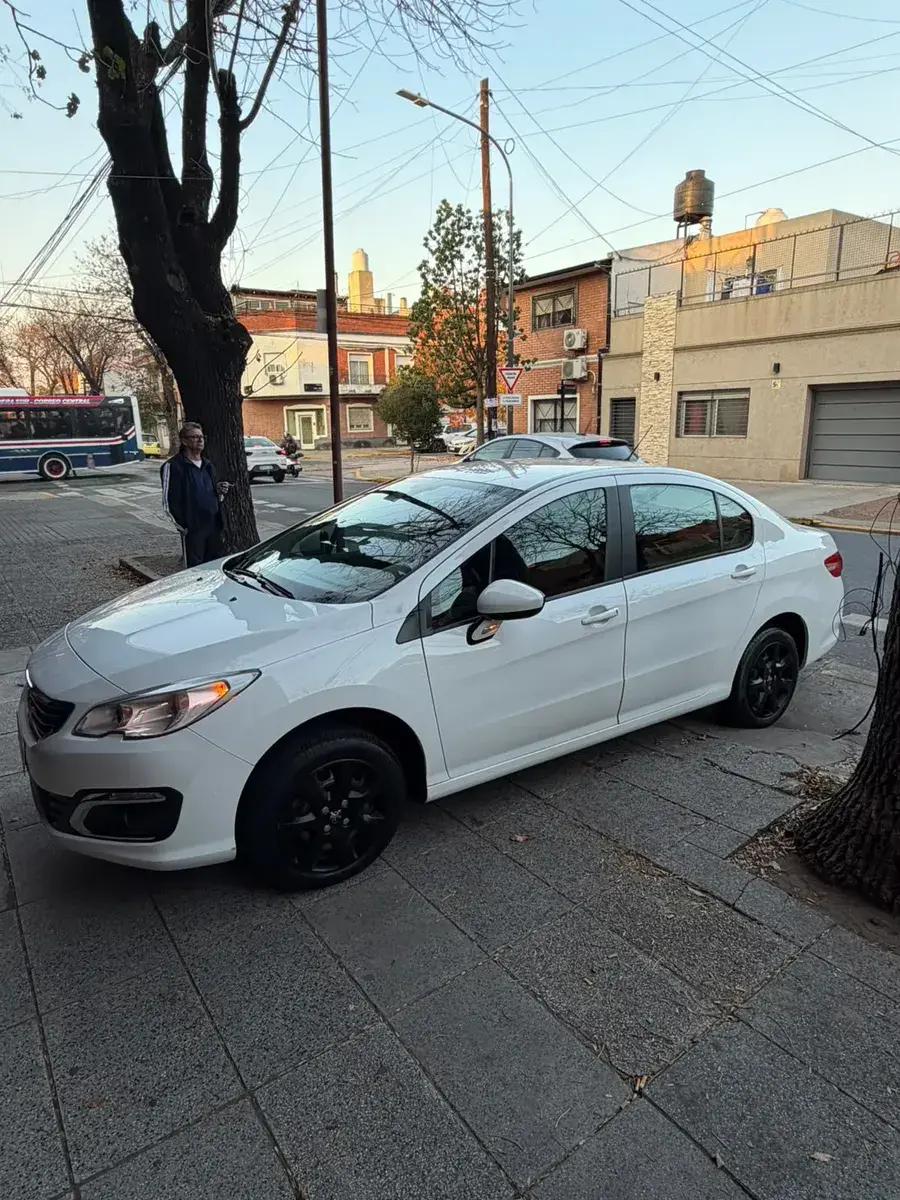 Peugeot 408 1.6 Active 115Cv 2019 - foto 1