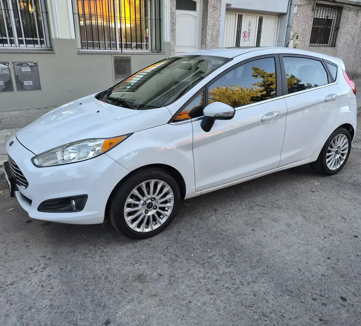 Ford Fiesta Kinetic 1.6 Titanium Powershift 120Cv 2017 - foto 1