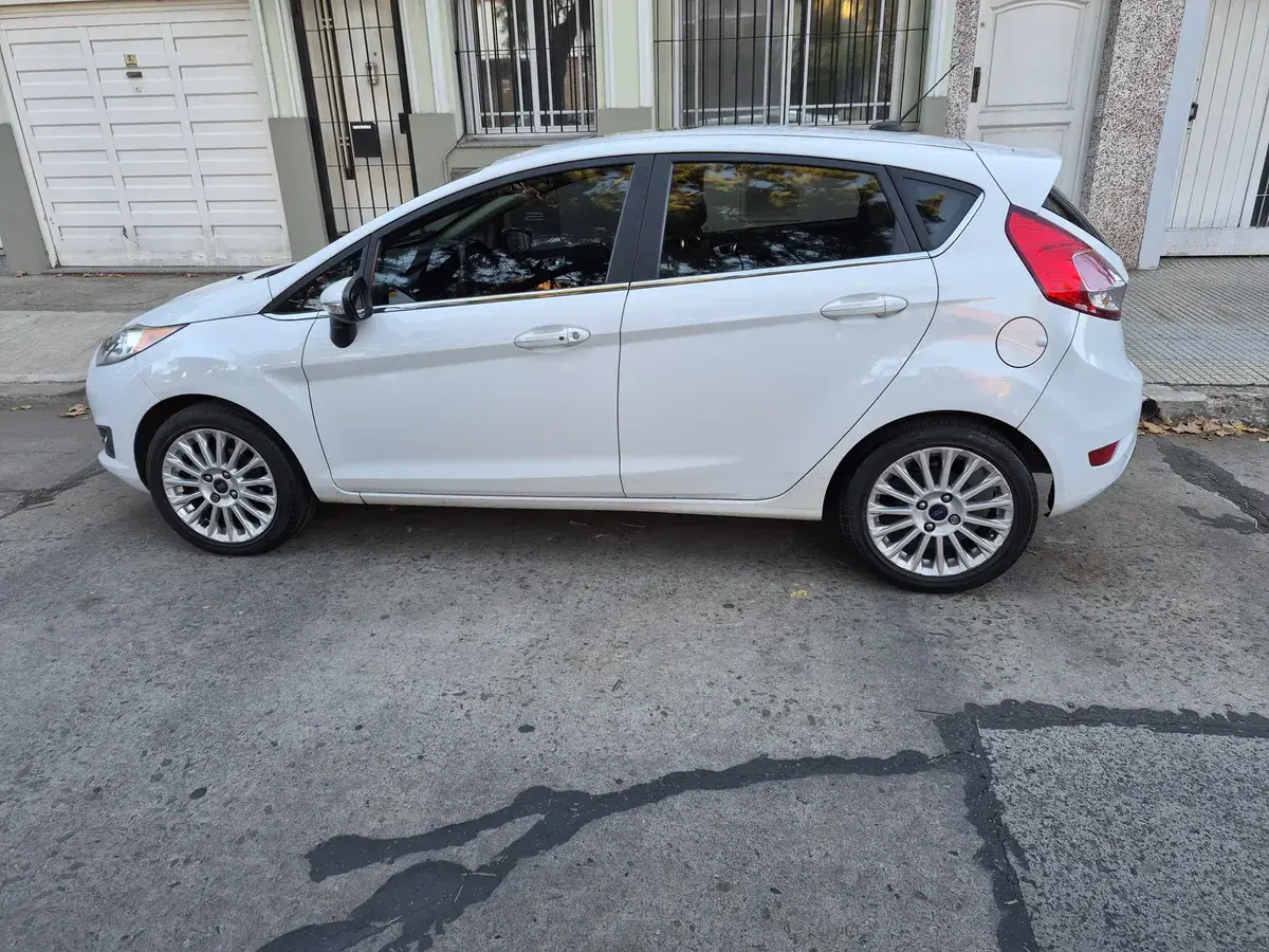 Ford Fiesta Kinetic 1.6 Titanium Powershift 120Cv 2017 - foto 3