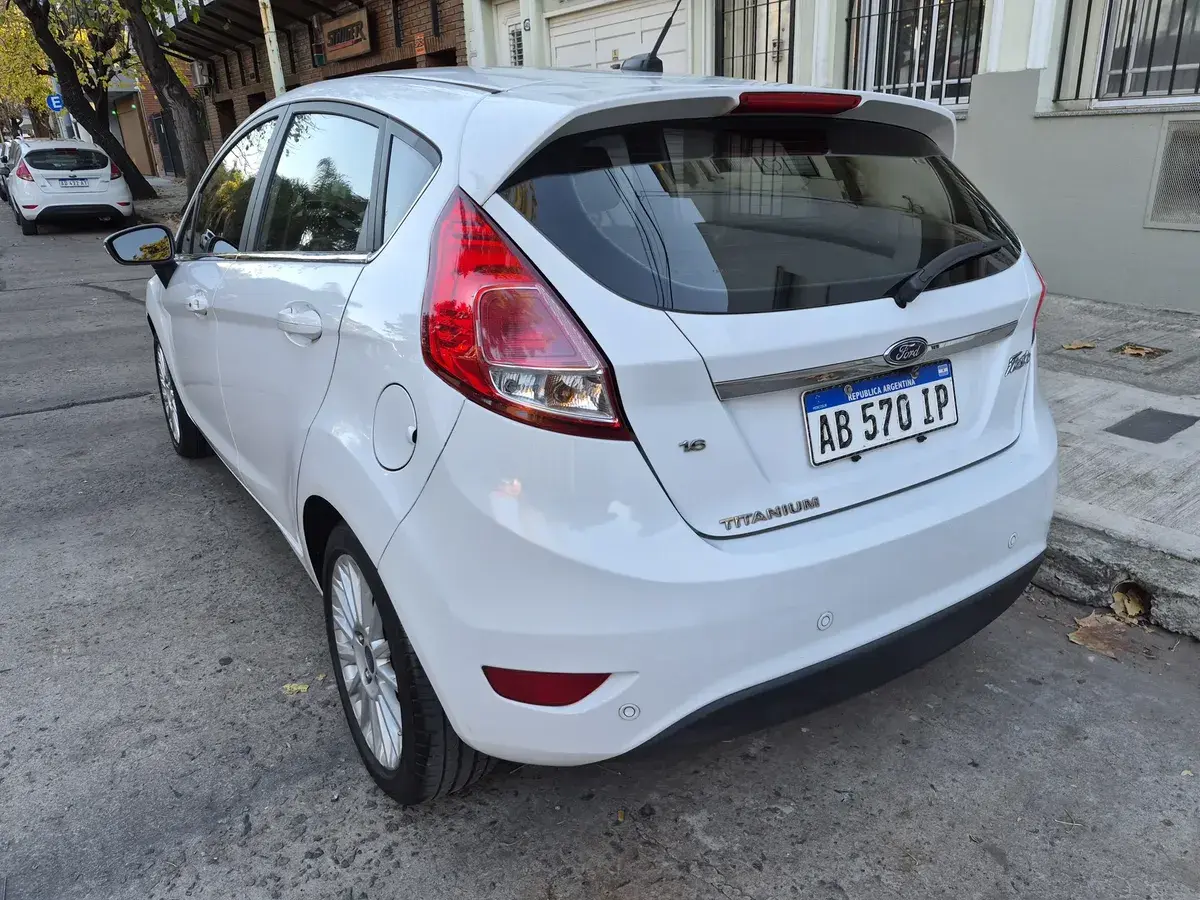 Ford Fiesta Kinetic 1.6 Titanium Powershift 120Cv 2017 - foto 5