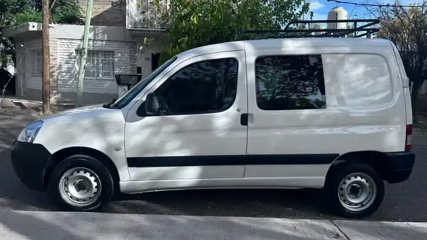Peugeot Partner 1.6 Hdi Confort 5As 2019 - foto 5