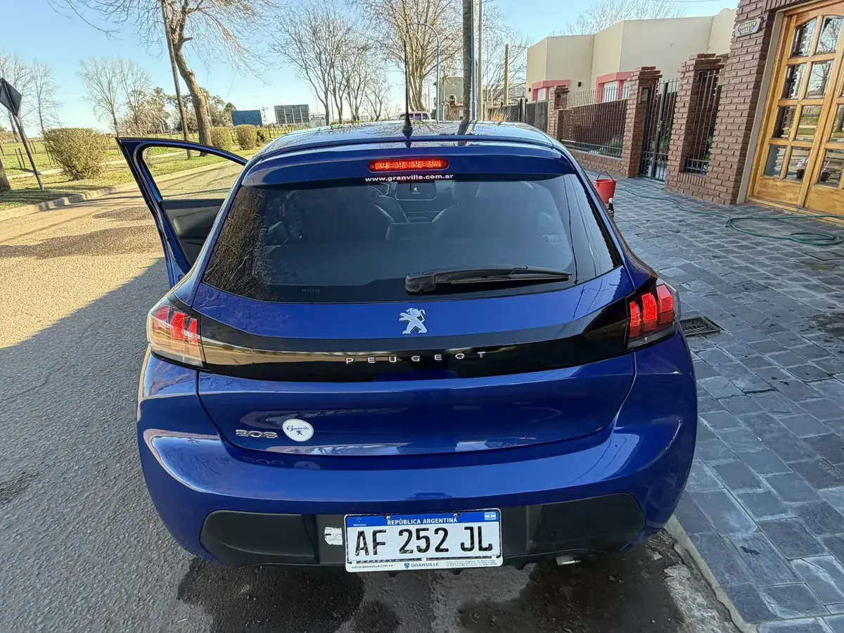 Peugeot 208 1.6 Allure Tiptronic 2022 - foto 2