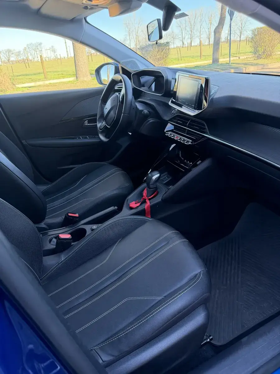 Peugeot 208 1.6 Allure Tiptronic 2022 - foto 5