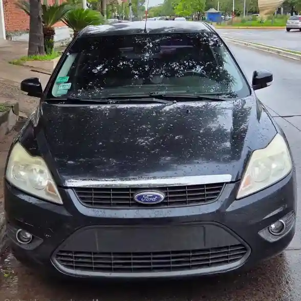Ford Focus Exe Trend 1.6 -4 Puertas 2011 - foto 1
