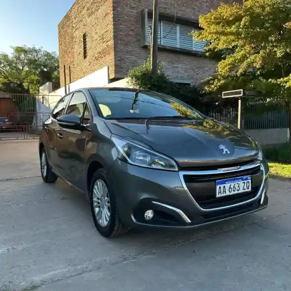 Peugeot 208 2016 - foto 1