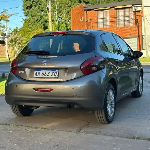 Peugeot 208 1.5 Allure Touchscreen 2016 - foto 5
