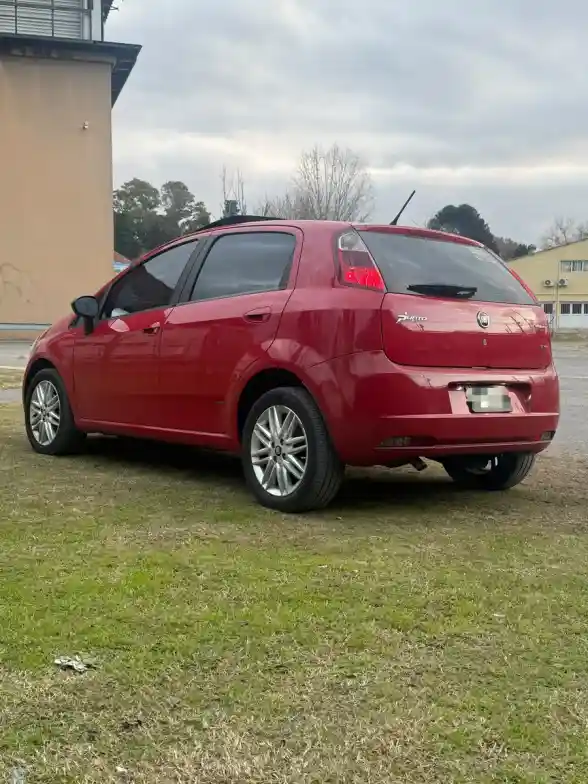 Fiat Punto 1.6 Essence Pack Tech 2011 - foto 4