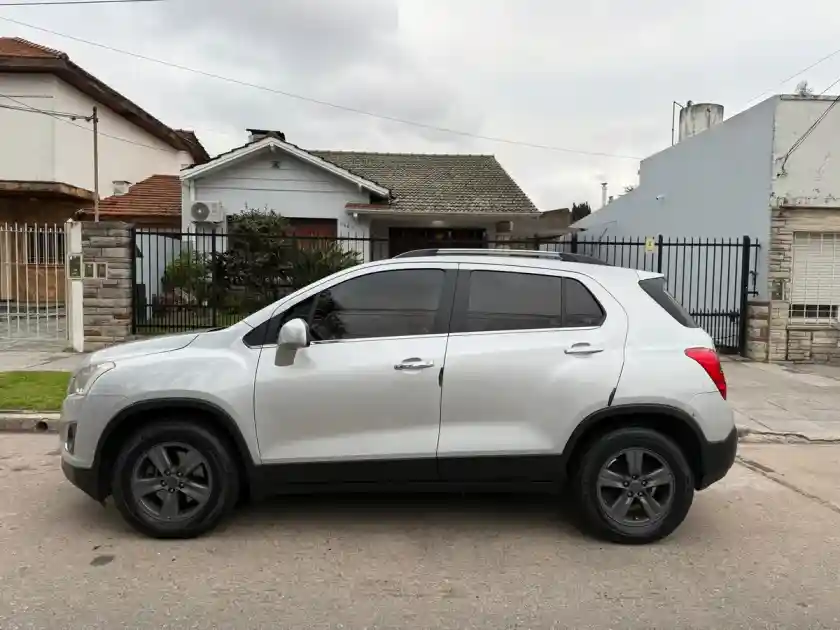Chevrolet Tracker 1.8 Ltz Fwd Mt 140Cv 2015 - foto 3