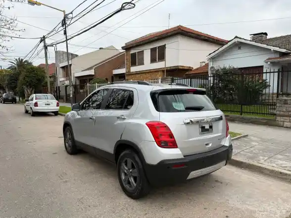 Chevrolet Tracker 1.8 Ltz Fwd Mt 140Cv 2015 - foto 4
