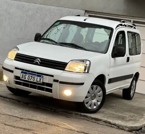 Citroën Berlingo Multispace 1.6 Xtr Hdi 92Cv 2023 - foto 1