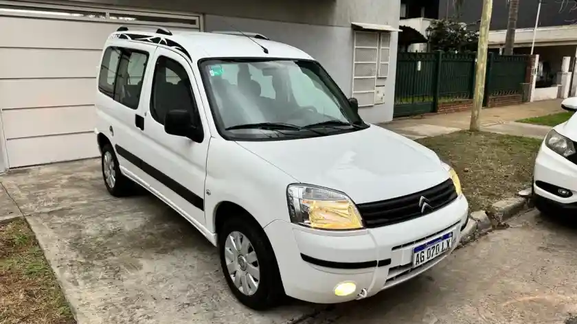 Citroën Berlingo Multispace 1.6 Xtr Hdi 92Cv 2023 - foto 3