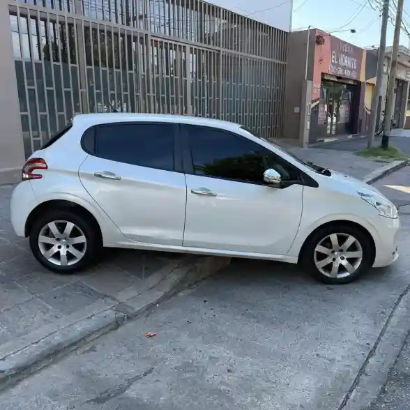 Peugeot 208 1.5 Active 2014 - foto 4