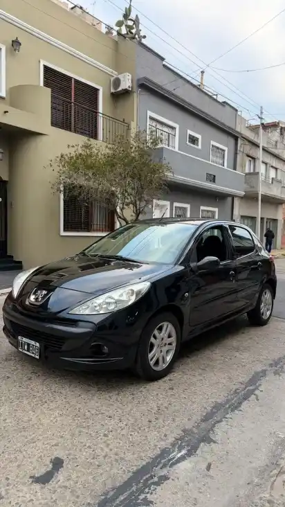 Peugeot 207 2010 - foto 1