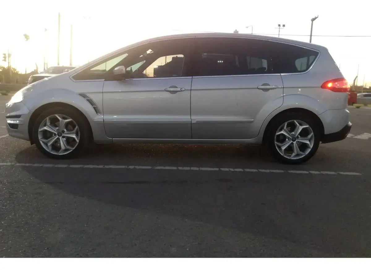 Ford S-Max 2.3 Titanium 2011 - foto 2