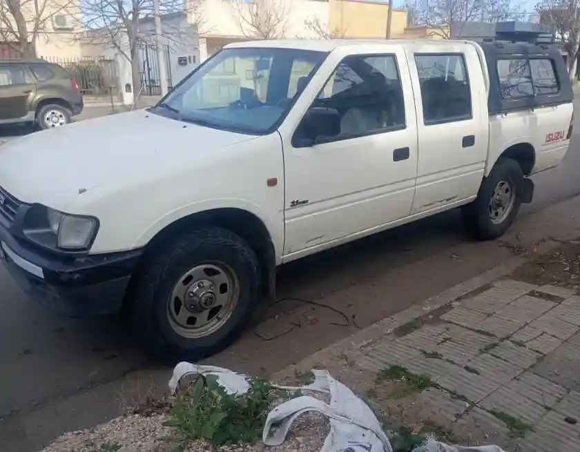 Isuzu Pick Up 3.1 D/C Turbo Aa 1998 - foto 2