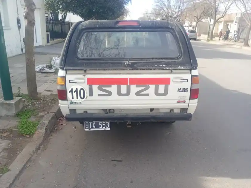 Isuzu Pick Up 3.1 D/C Turbo Aa 1998 - foto 4