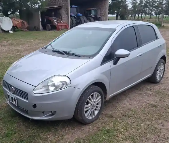 Fiat Punto 1.4 Attractive 2012 - foto 1