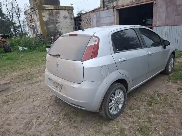 Fiat Punto 1.4 Attractive 2012 - foto 4