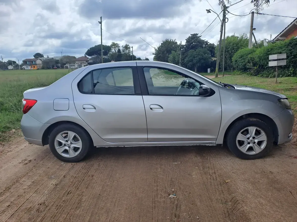 Renault Logan 1.6 Privilege 105Cv 2015 - foto 5