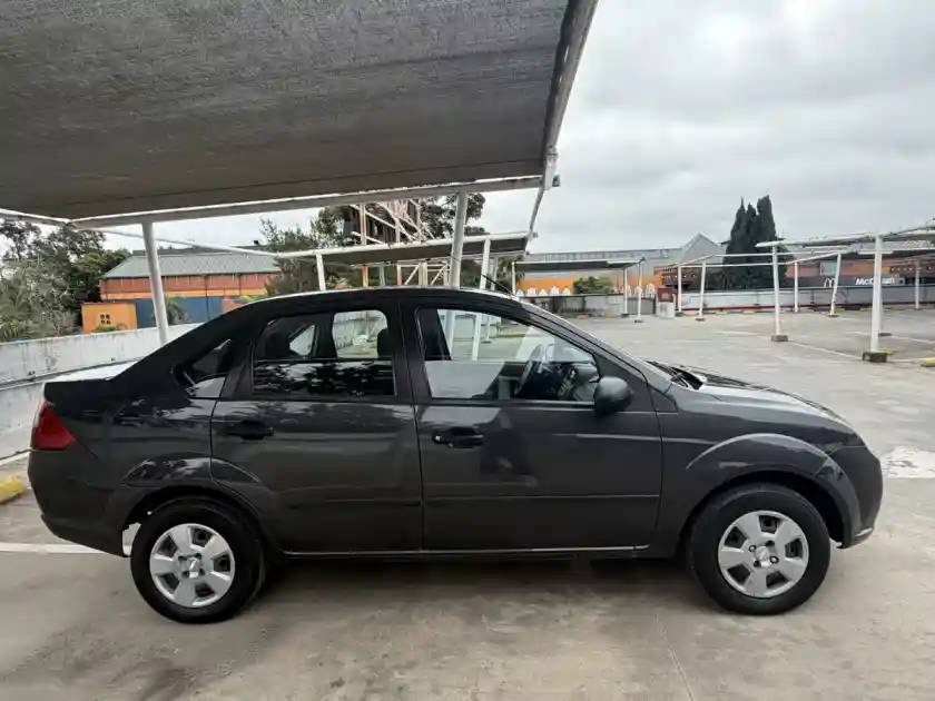 Ford Fiesta Max 1.6 Max Amb 2009 - foto 5