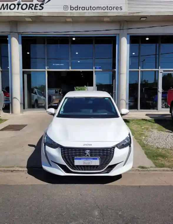 Peugeot 208 1.6 Like Pack 2023 - foto 2