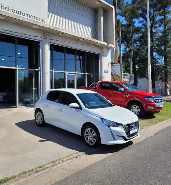 Peugeot 208 1.6 Like Pack 2023 - foto 3